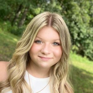 Meet your Posher, Clara